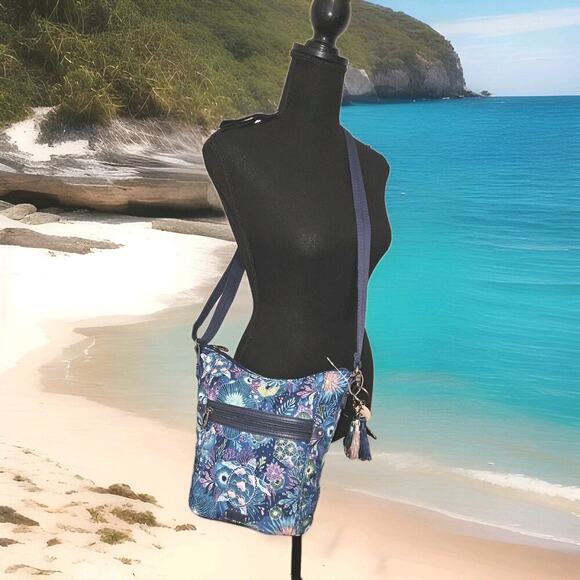 NWOT Sakroots Sequoia Printed Design Small Crossbody 10x9x3 - Picture 1 of 12